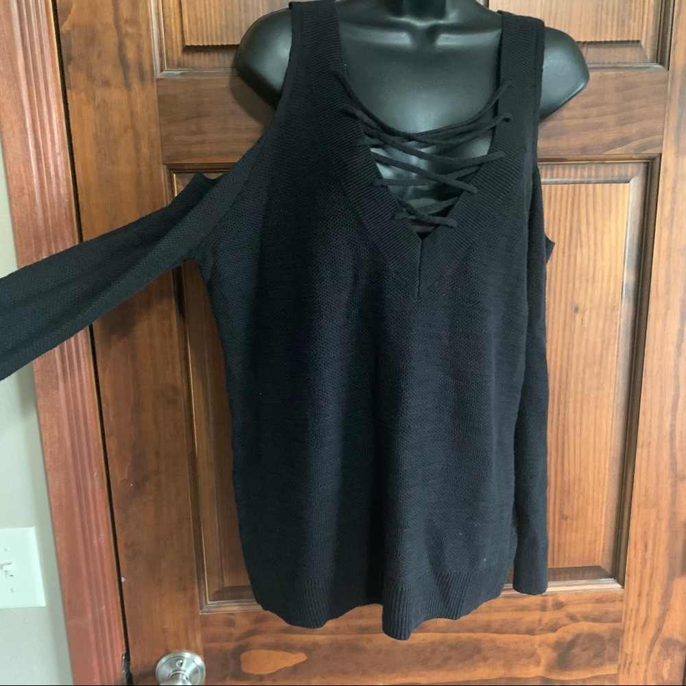 NWT! Express Black Cold Shoulder Top Size M